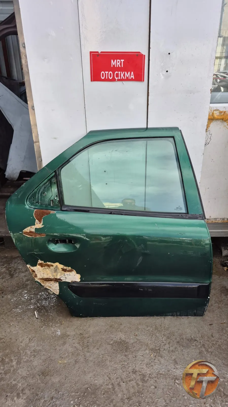 Citroen xsara sag arka kapı