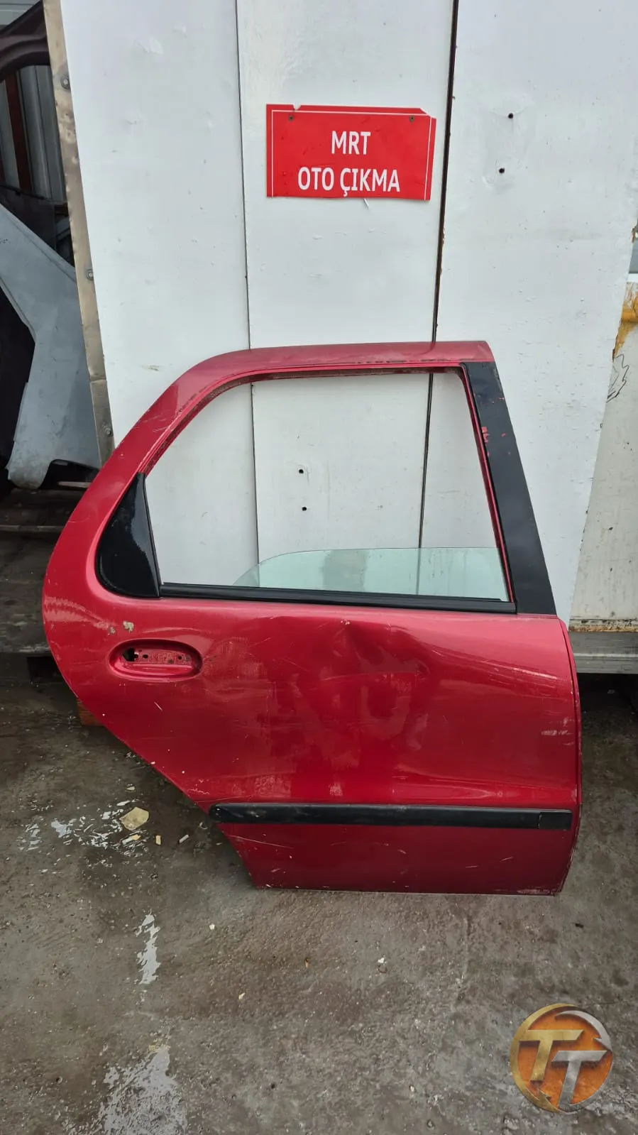 Fiat albea sag arka kapı