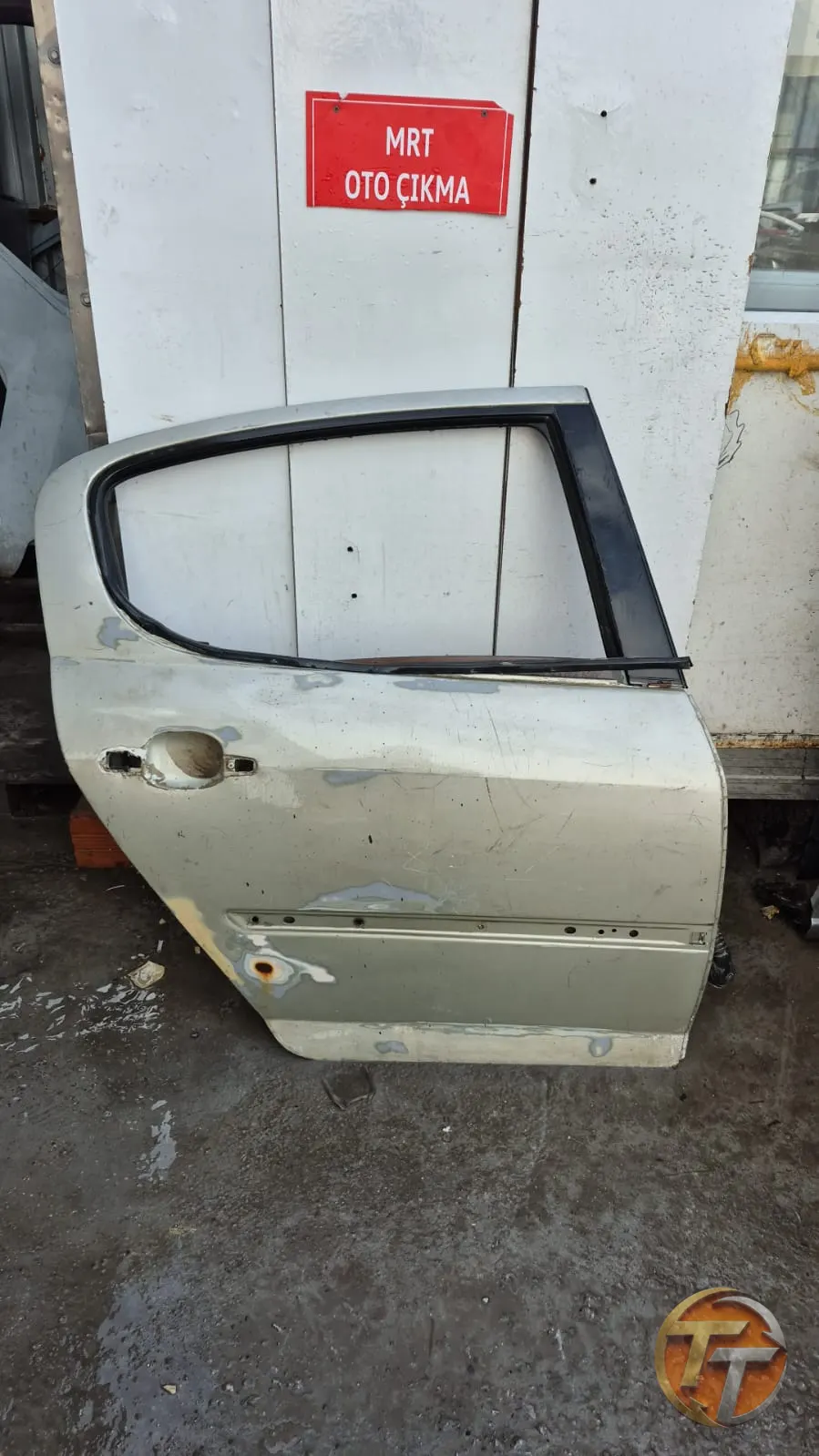 Peugeot 407 sag arka kapı