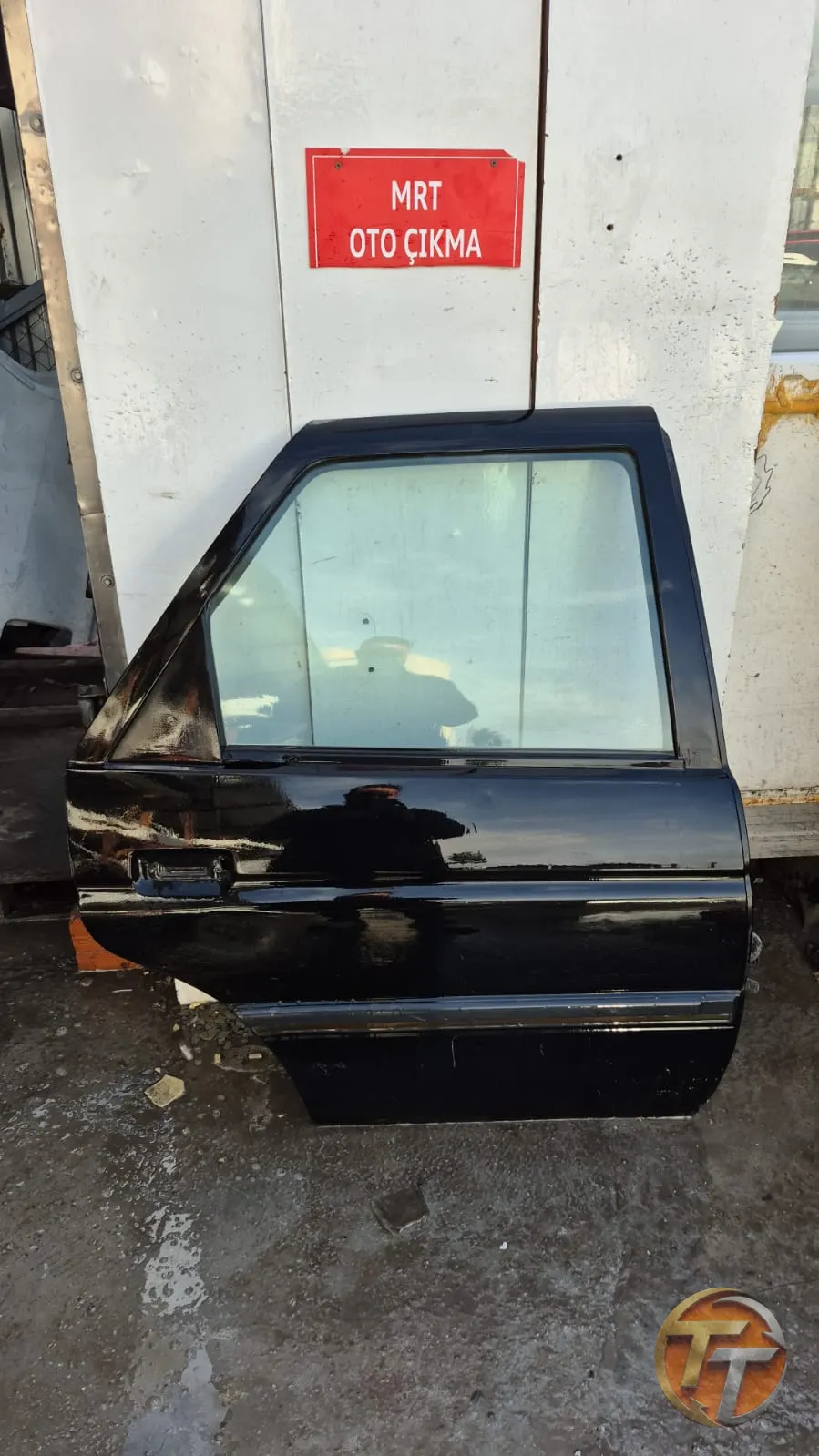 Ford escord sag arka kapı