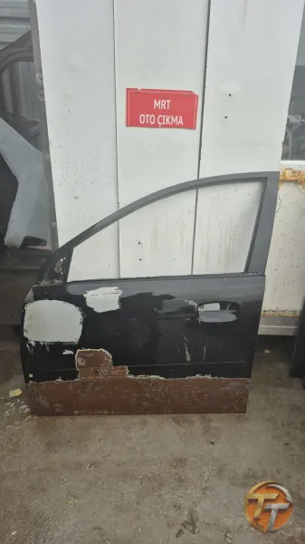 Kia rio sol ön kapı