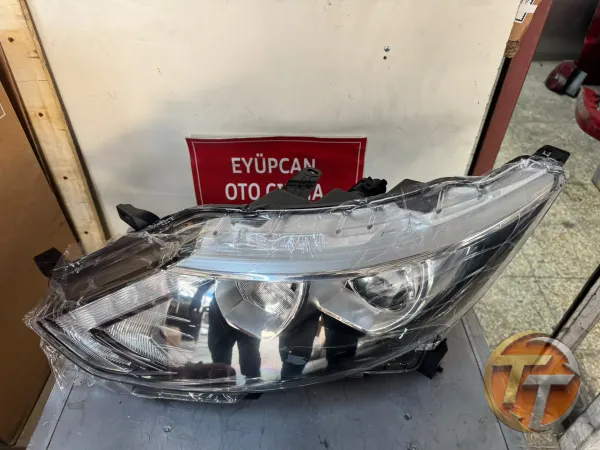 Nissan Qashqai sol far