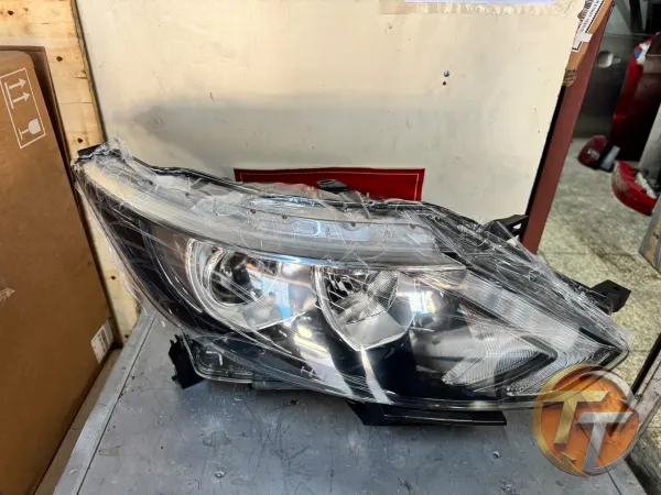 Nissan Qashqai sağ far