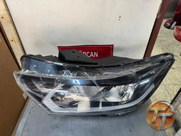 Hyundai i20 sol far