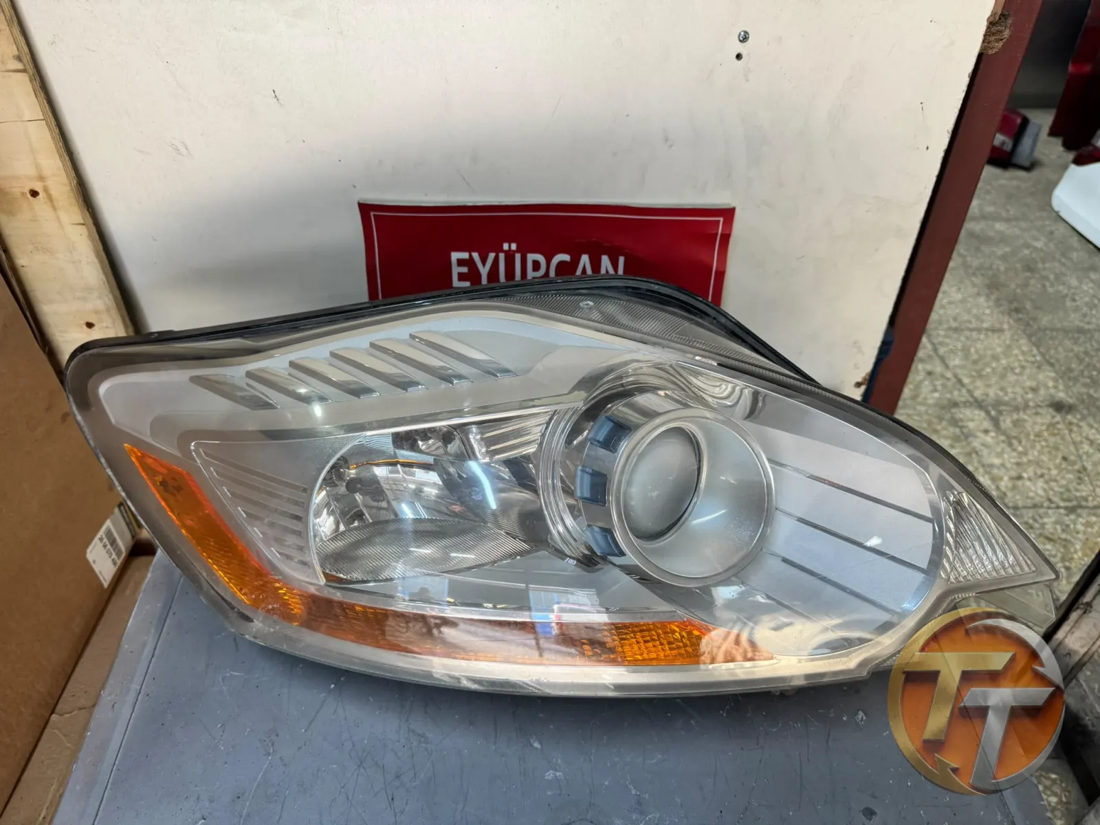 Ford kuga sağ far