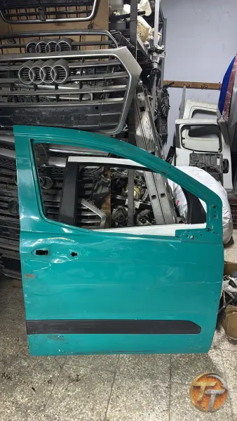 FORD TOURNEO COURİER SAĞ ÖN KAPI