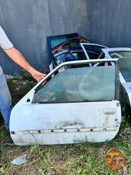Peugeot 106 sol ön kapı