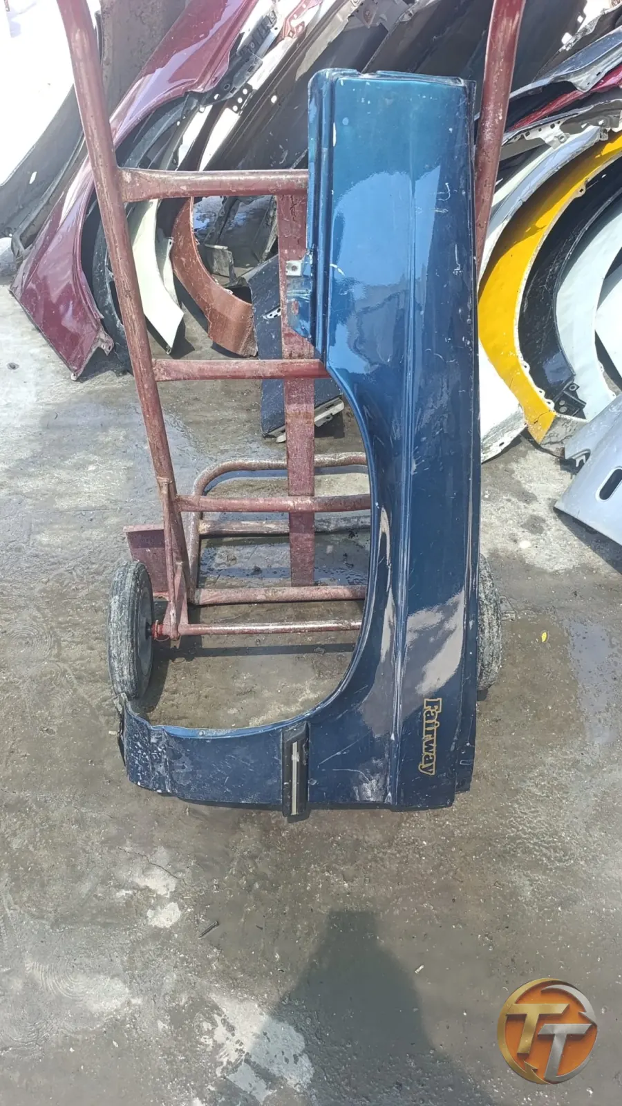 Renault 9 sol çamurluk