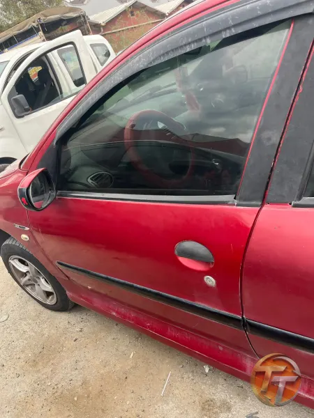 Peugeout 206 sol ön kapı