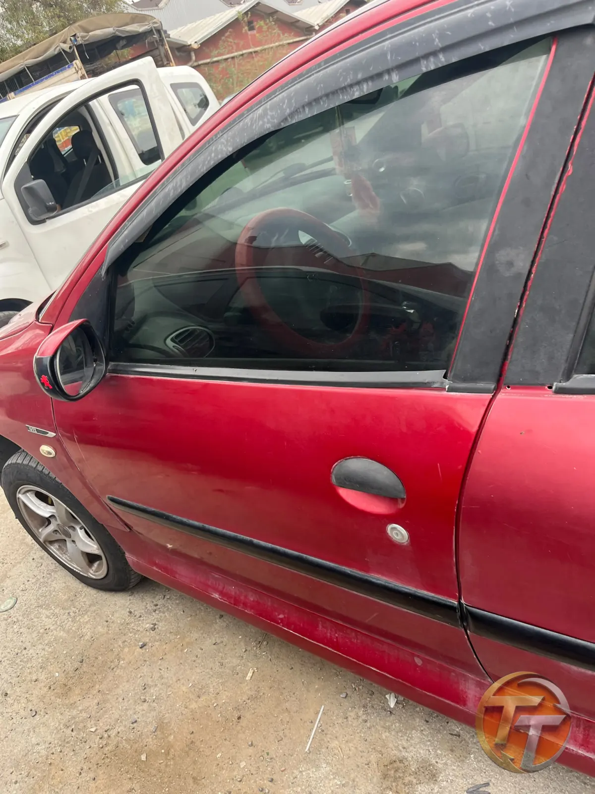 Peugeout 206 sol ön kapı