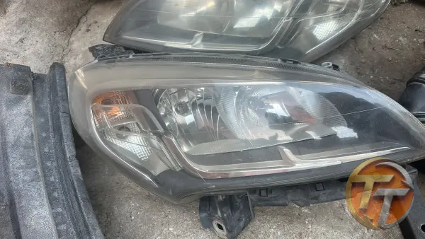Fiat Doblo sağ ön far