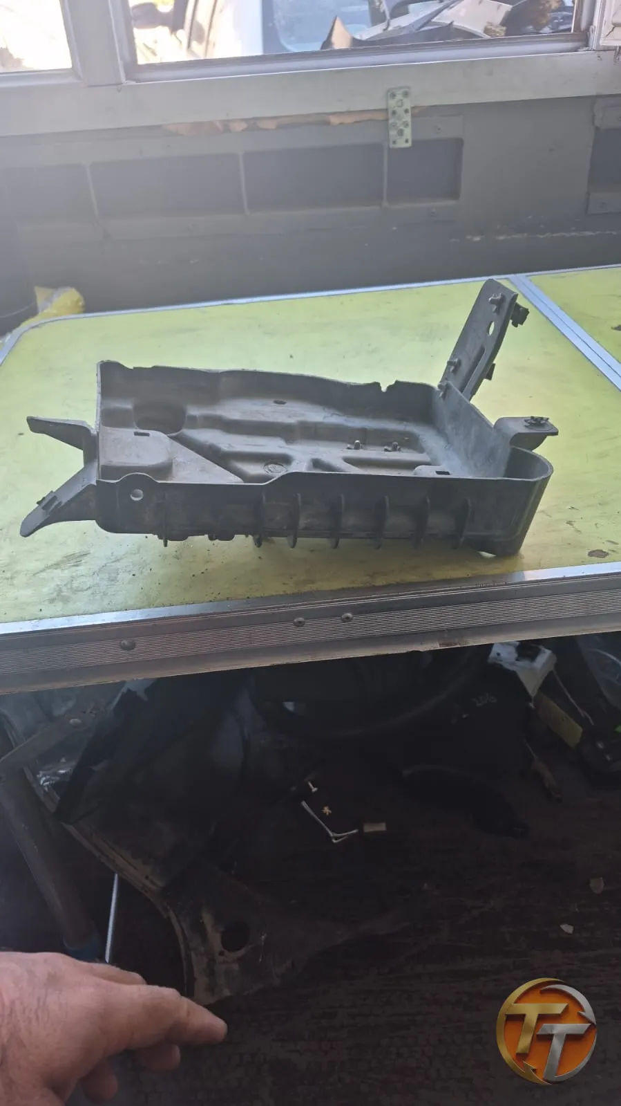 Fiat linea akü alt sacı