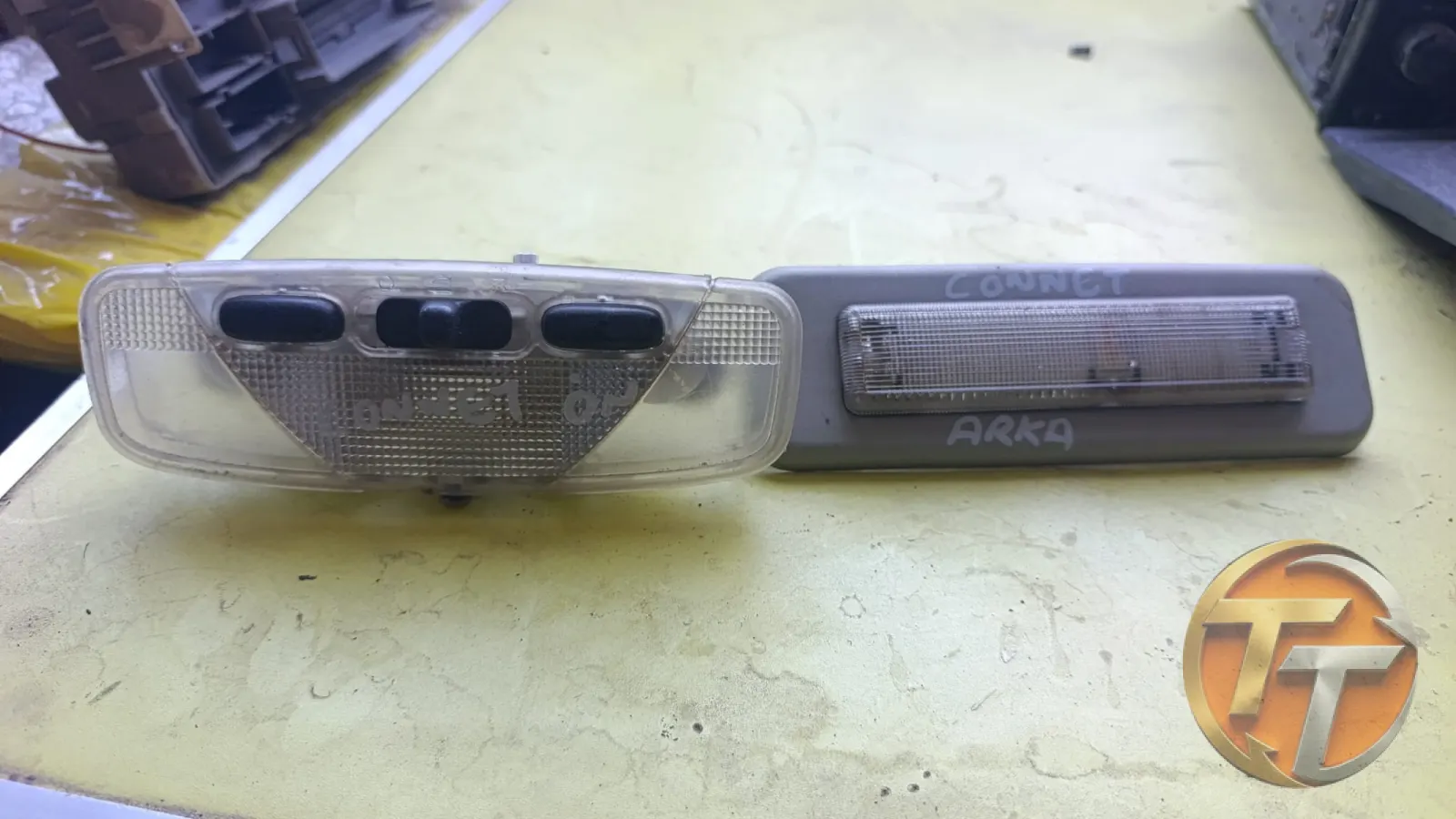 Ford connect tavan lambasi