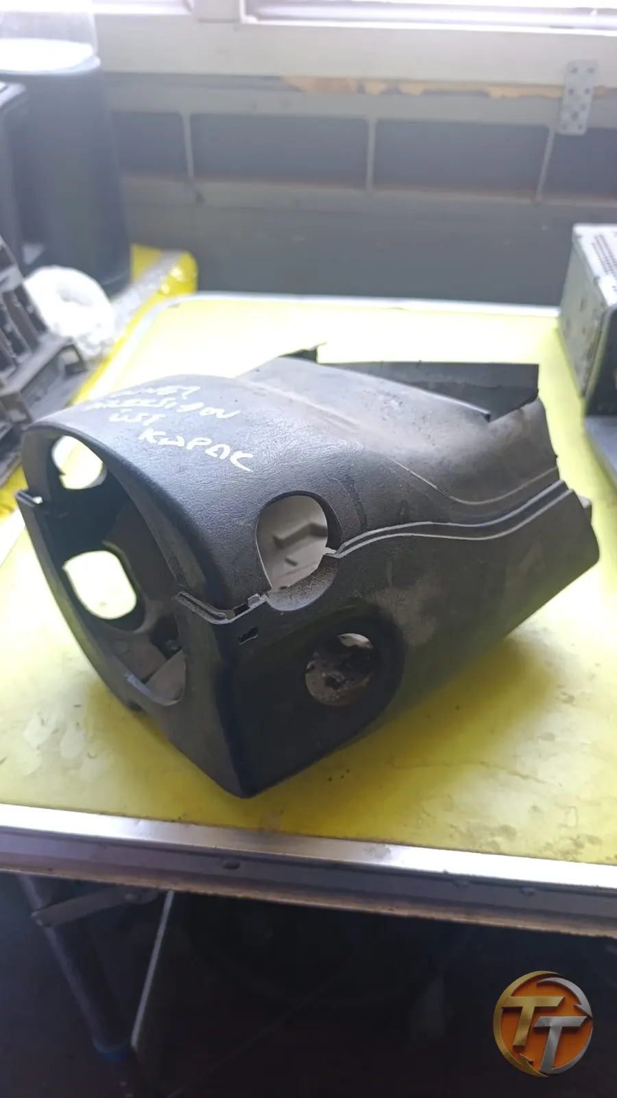 Ford connect direksiyon alt üst kapak