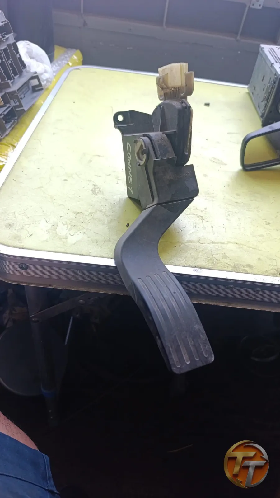 Ford connect gaz bedali