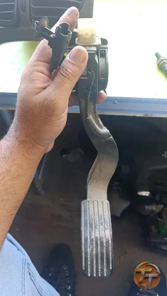 Citroen C4 gaz pedalı