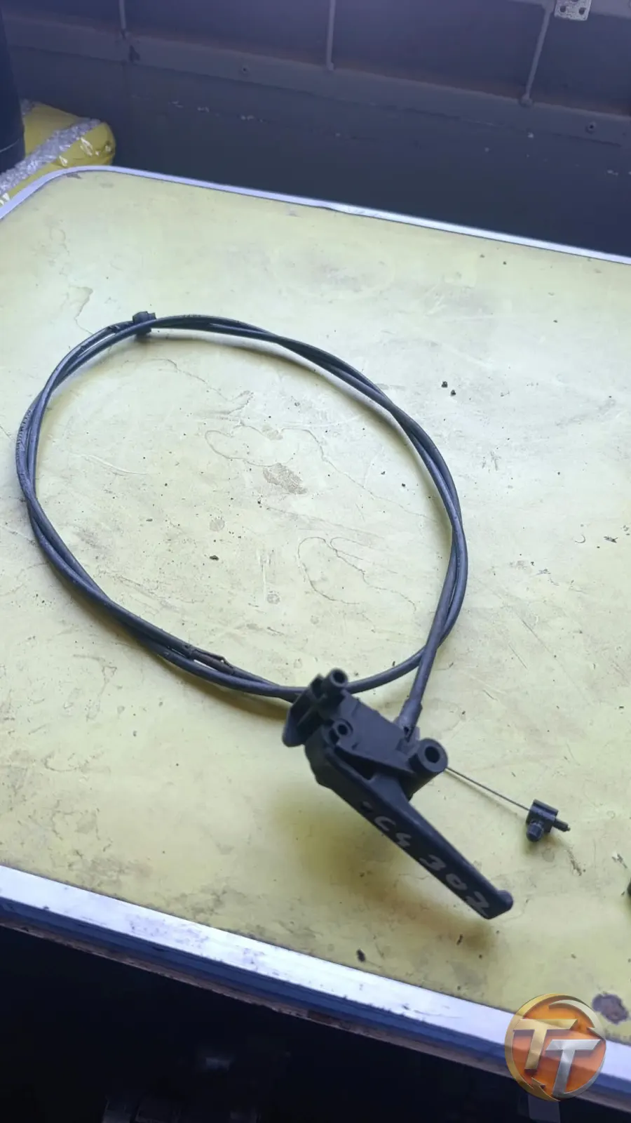 Citroen C4 -307 kaput açma teli