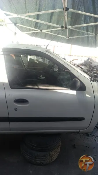 Renault Clio sağ ön kapi