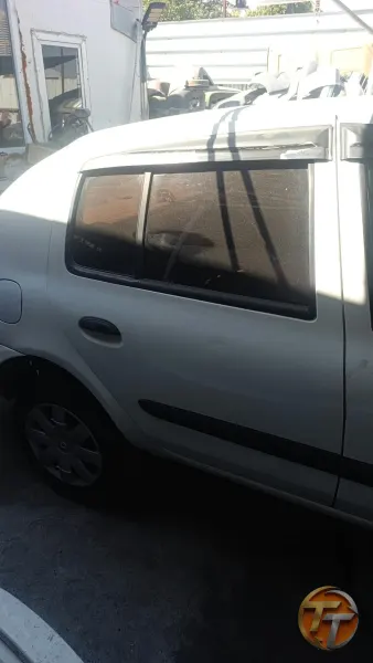 Renault Clio sağ arka kapi