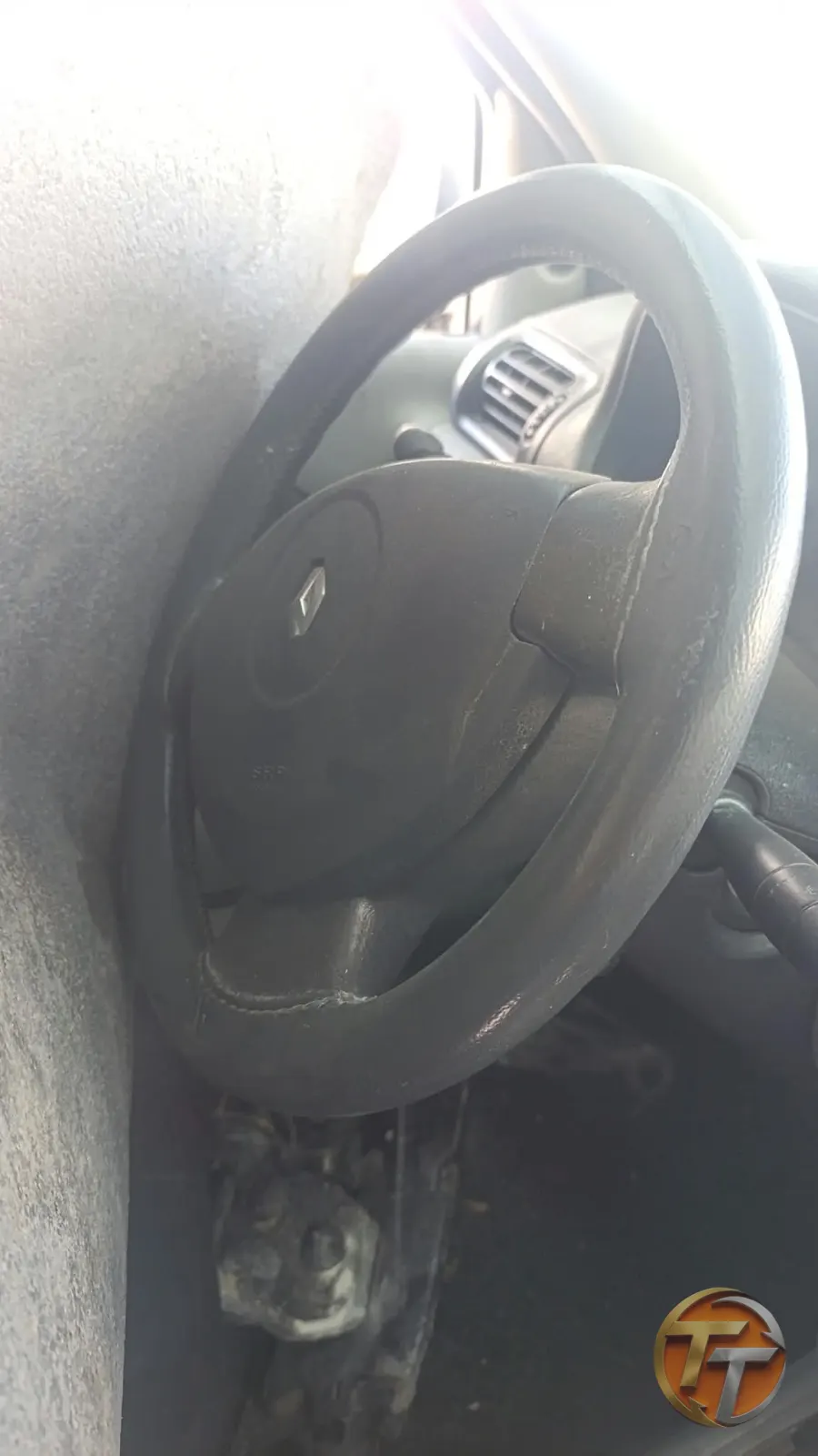 Renault Clio airbag