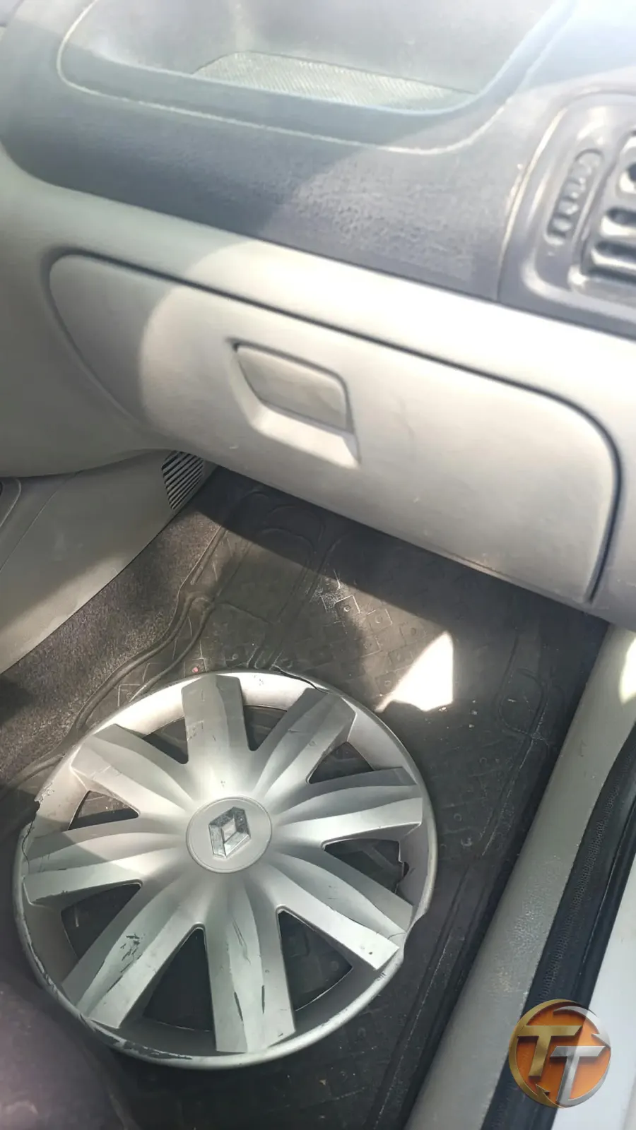 Renault Clio torpido kapagi
