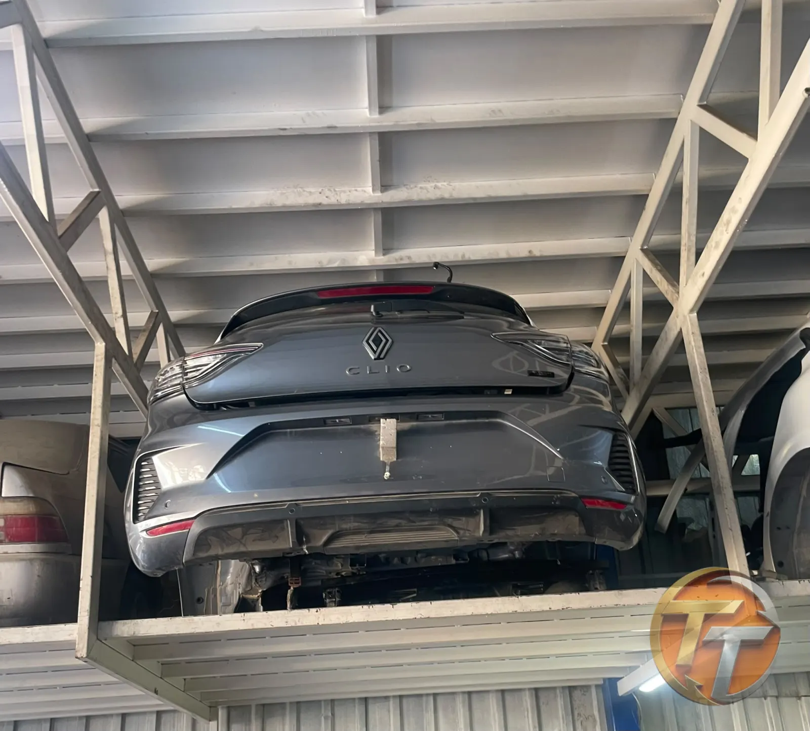 Renault Clio Bagaj Kapağı