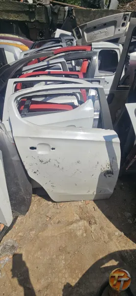 Corsa e sağ arka kapı