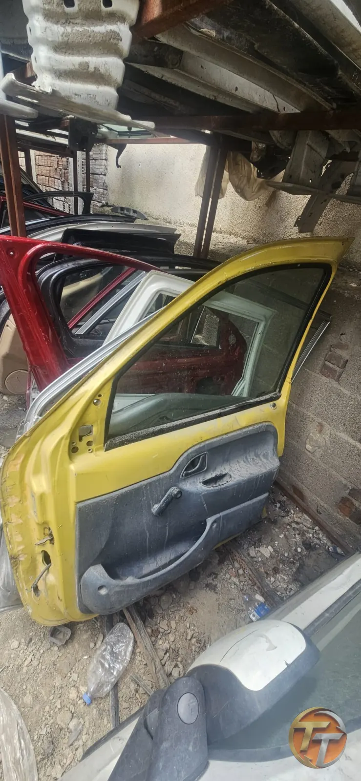 Renault Kangoo sağ ön kapı