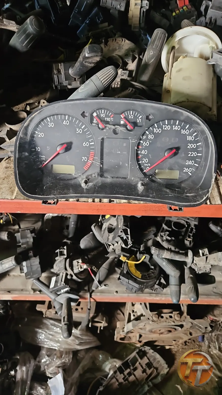 Volkswagen Golf 4 gösterge paneli