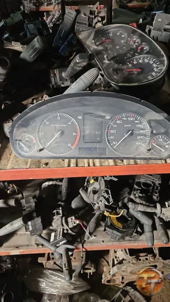 Peugeot 407 gösterge paneli