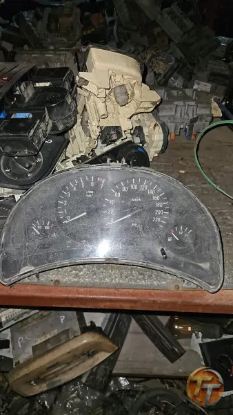 Opel Corsa gösterge paneli