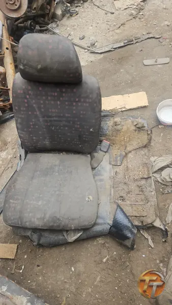 Mitsubishi L300 sağ ön koltuk