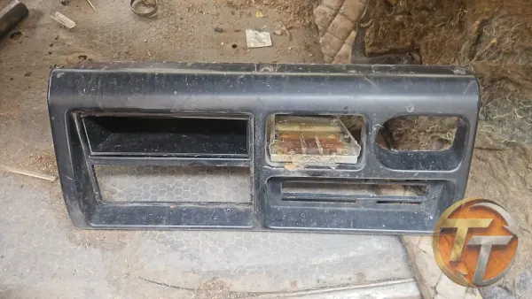 Mitsubishi L300 teyp çerçevesi