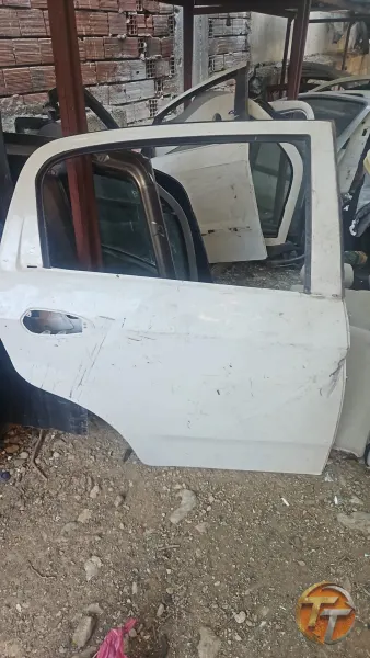 Punto sağ arka kapı