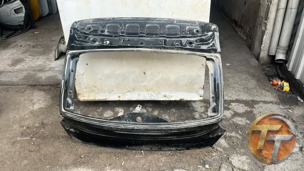 Volvo v40 Orjinal Bagaj Kapağı
