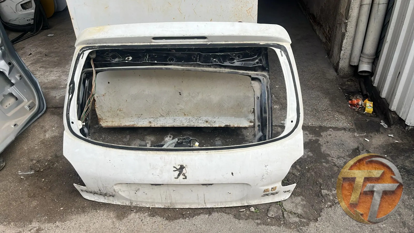 Peugeout 206 Orjinal Bagaj Kapağı