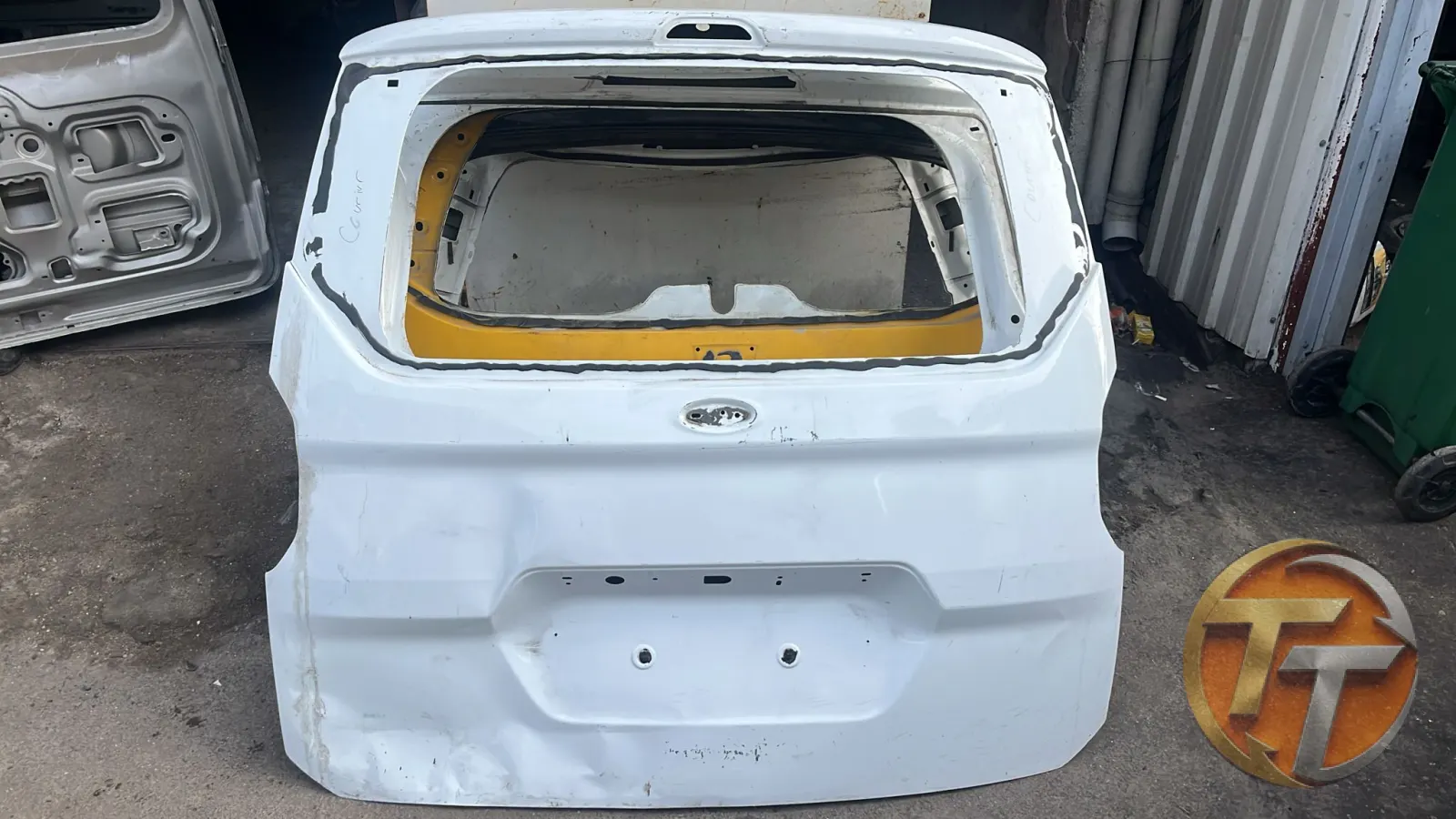 Ford Couriur bagaj Kapağı Orjinal Temiz