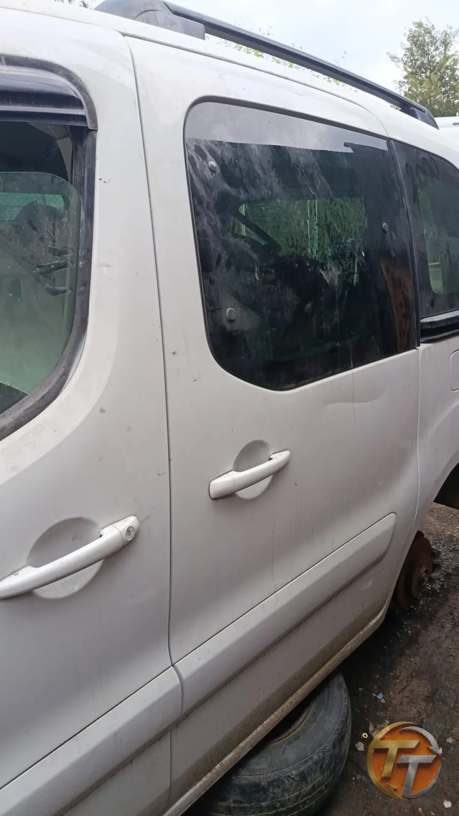 Citroen Berlingo sol sürgülü kapı