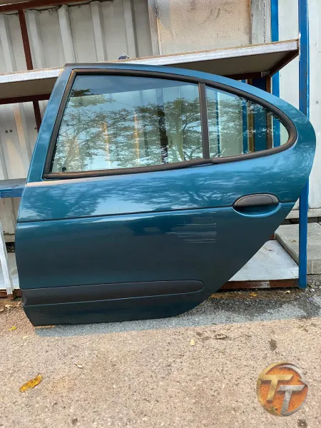 MEGANE 1 SOL ARKA KAPI