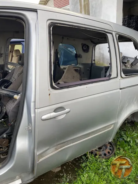 MERCEDES VANEO SOL SÜRGÜLÜ KAPI