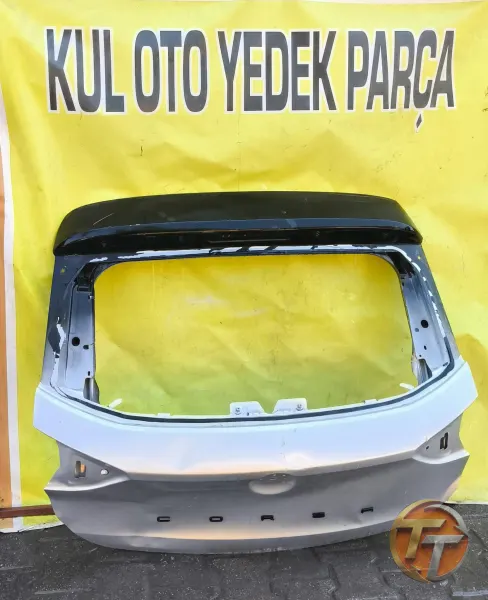 2019 model Opel Corsa f arka bagaj kapağı