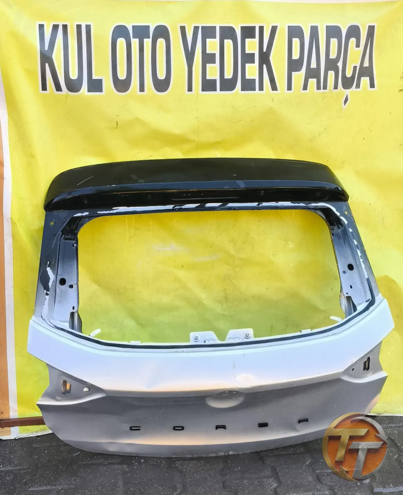 2019 model Opel Corsa f arka bagaj kapağı