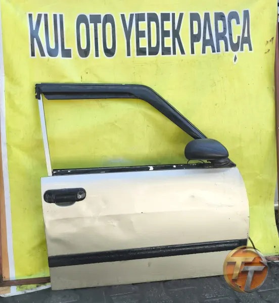 Tofaş Şahin sağ ön kapı