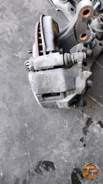 2000 model Toyota Carina sağ fren klipleri