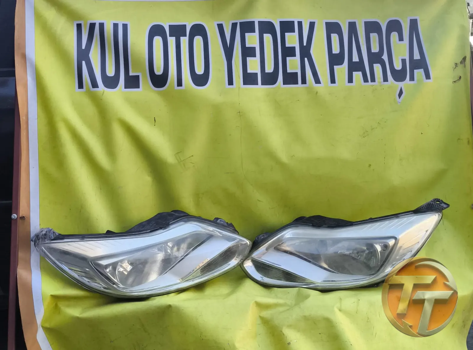 2011 model Ford focus sağ sol far