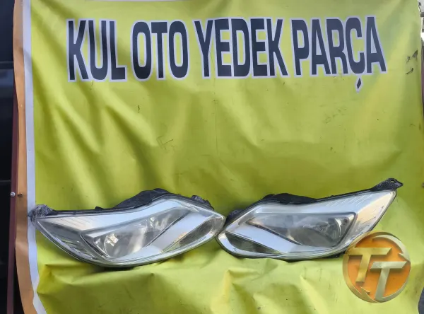 2011 model Ford focus sağ sol far
