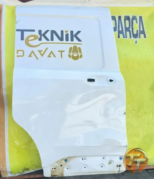 25 model Ford courier sağ arka kapı