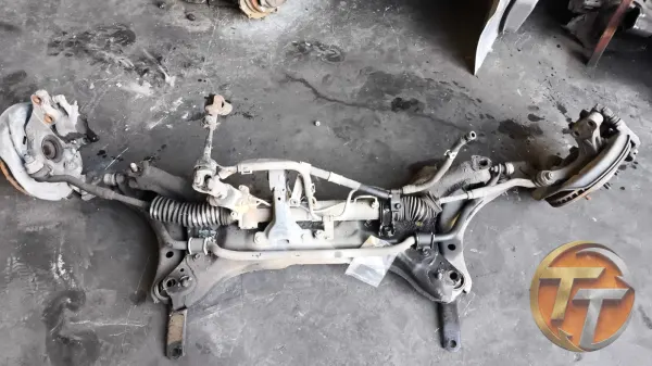 2000 model Toyota Carina direksiyon kutusu