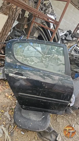Peugeot 407 sağ arka kapı