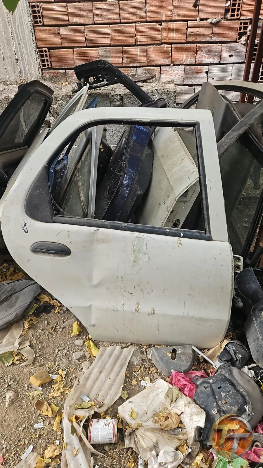 Fiat Palio sağ arka kapı